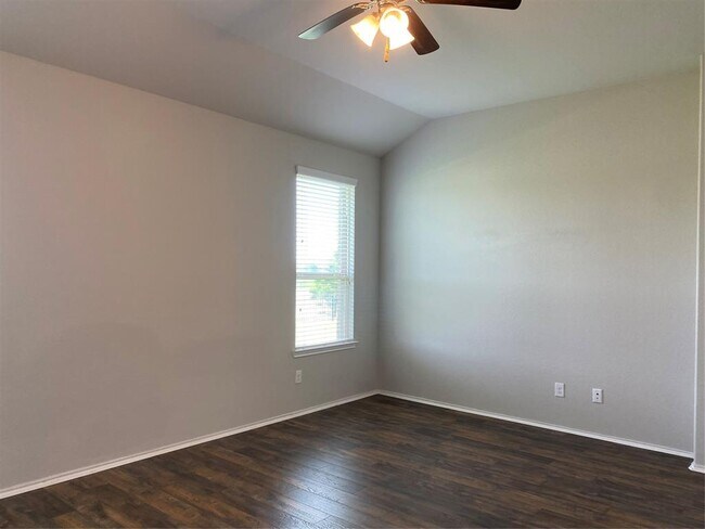 Building Photo - 4906 Marina Shores Ct