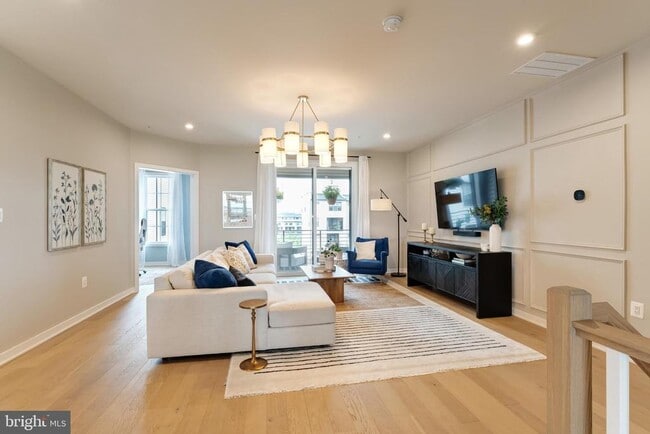 Building Photo - 22405 Claude Moore Dr