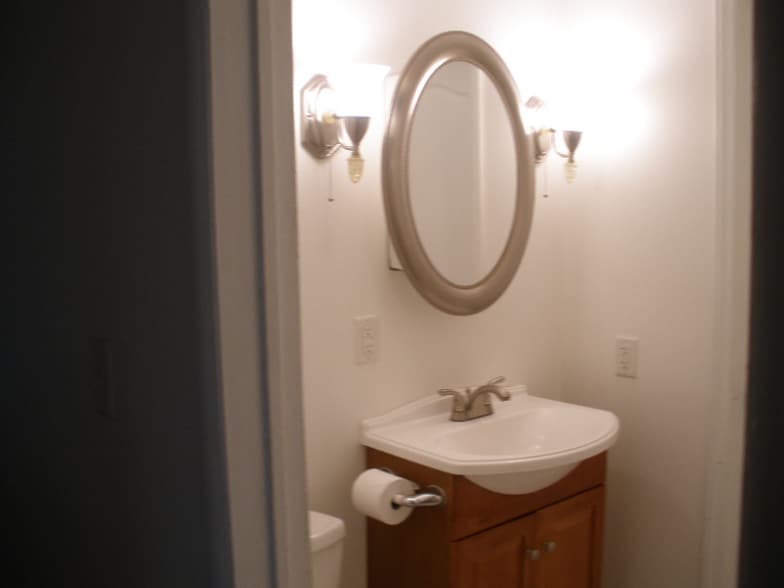 Building Photo - 129 Robinhood Dr