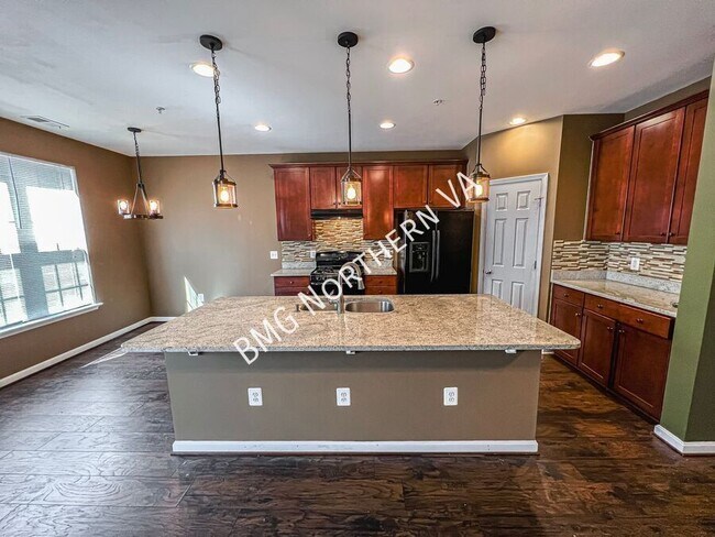 Building Photo - 9535 Center St