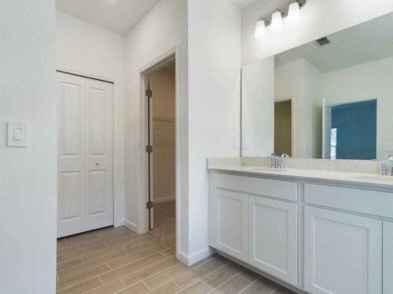 Building Photo - 6559 SW 89th Loop