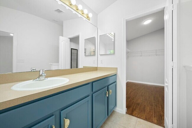 Building Photo - 843 Bonaparte Landing Ct