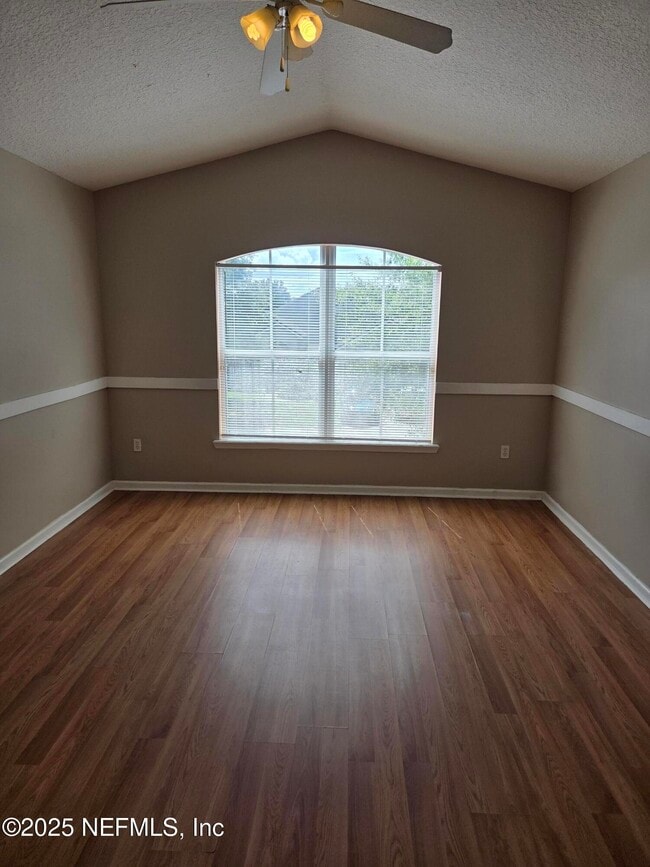 Building Photo - 1042 Drakefeather Dr