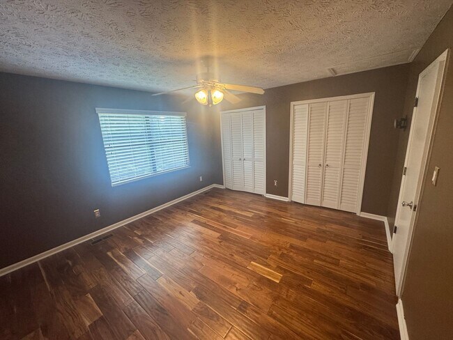 Building Photo - 625 Shadywood Ln