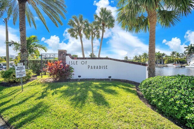 Building Photo - 440 Paradise Isle Blvd