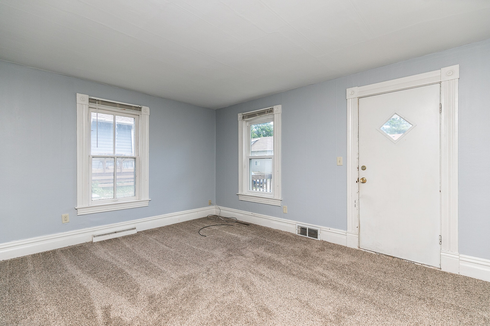 Building Photo - 903 Hudson Ave