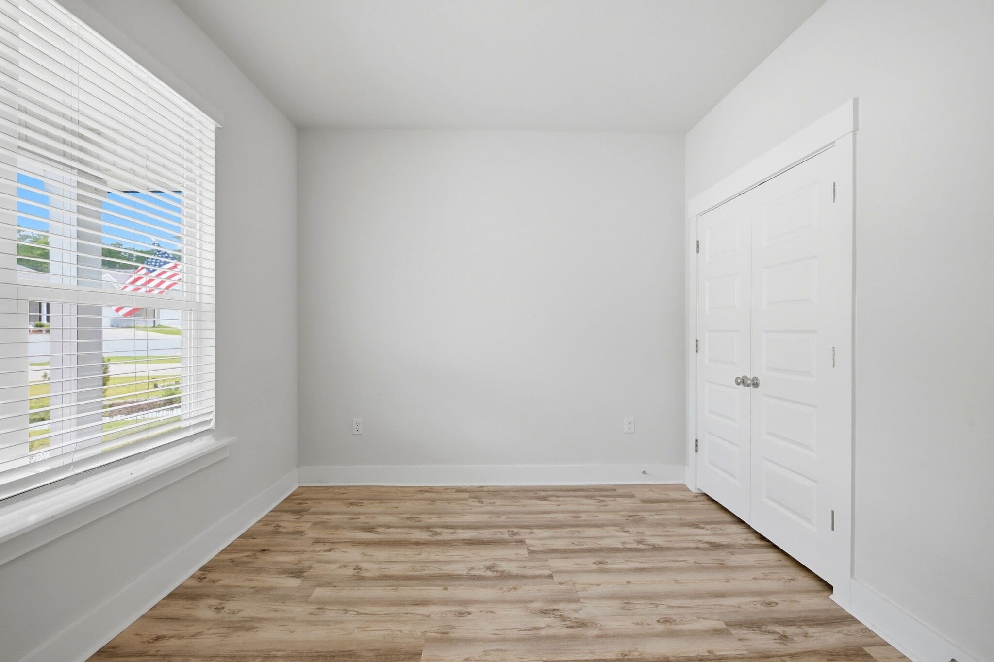Building Photo - 209 Camellia Dr