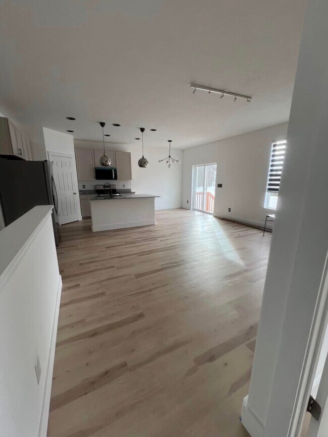 Building Photo - 83 N 2500 W