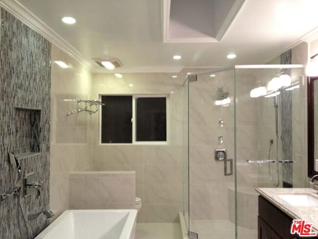 Building Photo - 17230 Avenida de la Herradura