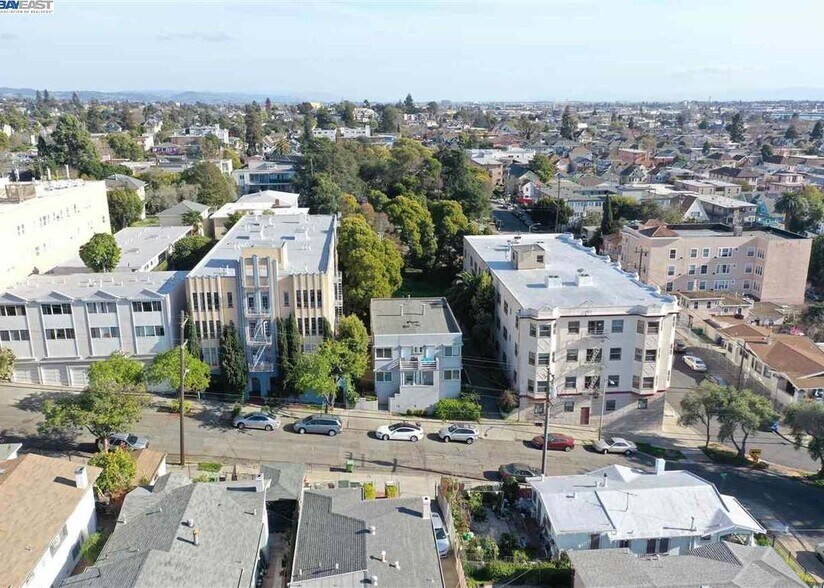 Building Photo - 1914 6th Ave