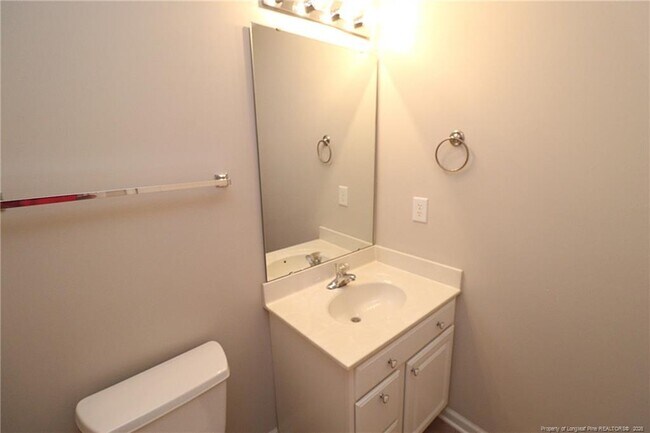 Building Photo - 8120 Upper Lake Dr