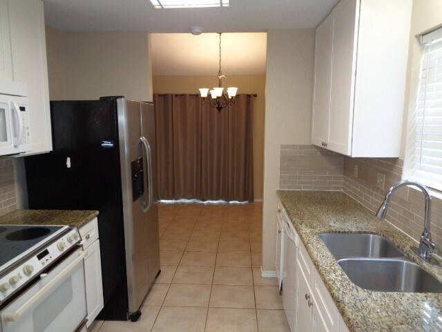 Building Photo - 709 Short Mill Run