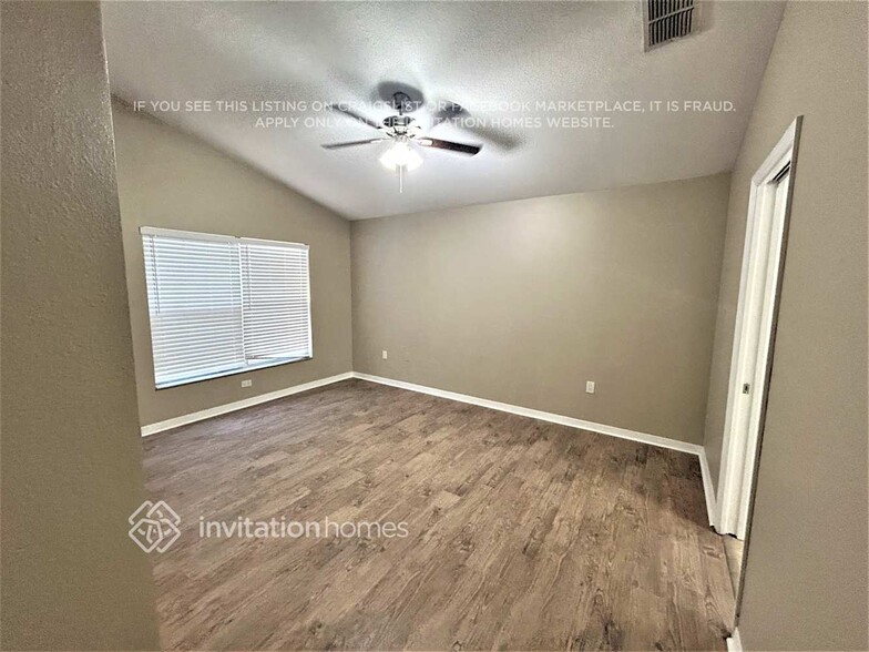 Building Photo - 2502 Clareside Dr