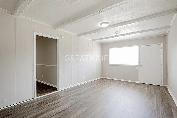 Building Photo - 6 Hitching Post Ct