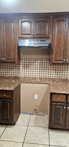 Building Photo - 6459 San Luis St