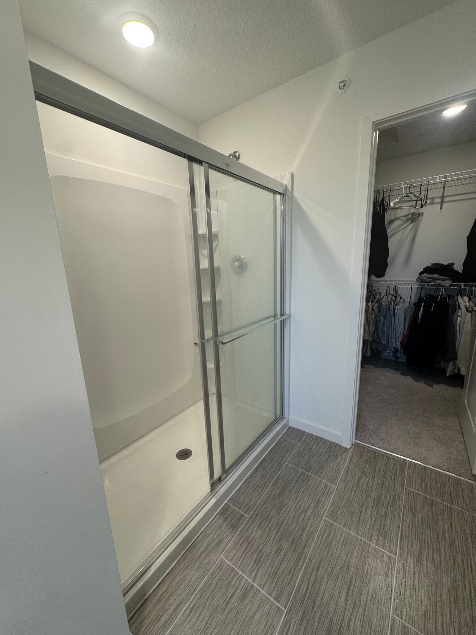 Master bathroom with walk in closet - 21998 Harvest Ave