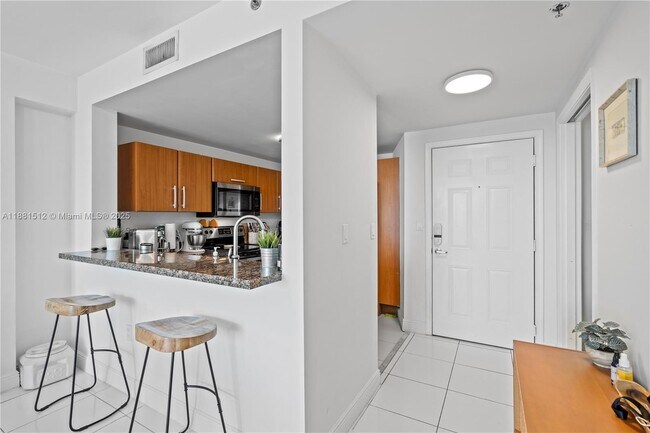 Building Photo - 6362 Collins Ave