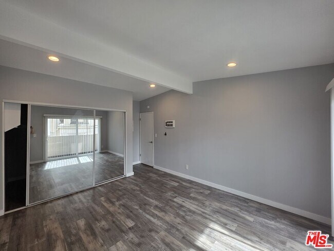 Building Photo - 210 S Lucia Ave