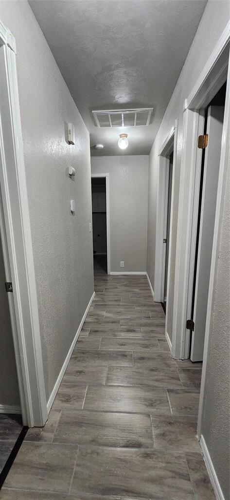 Building Photo - 2804 Fairfield Dr