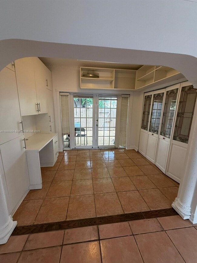 Building Photo - 10450 SW 154th Ct