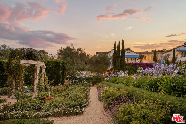 Building Photo - 848 Picacho Ln