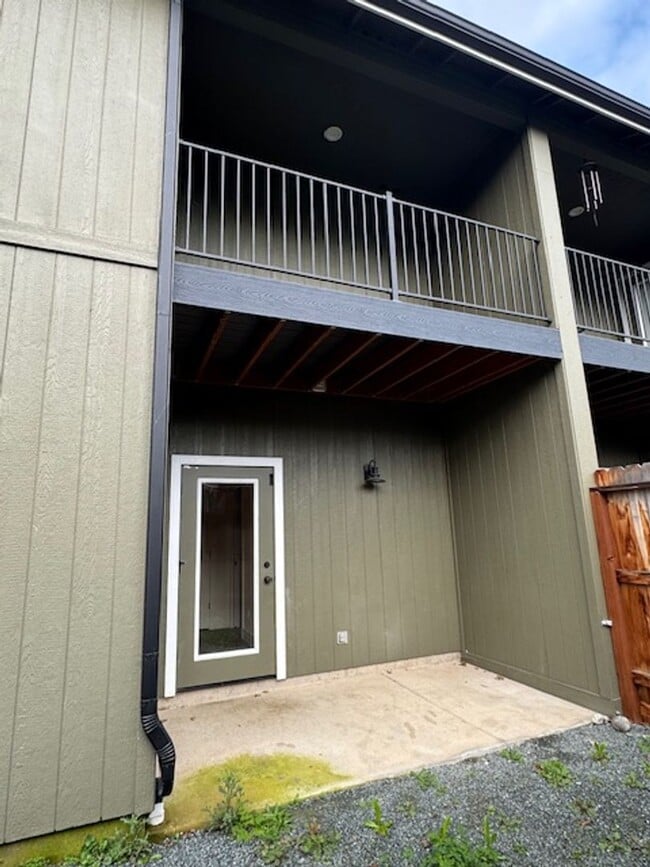 Building Photo - BM2613