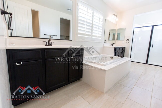 Building Photo - 959 W Zion Pl