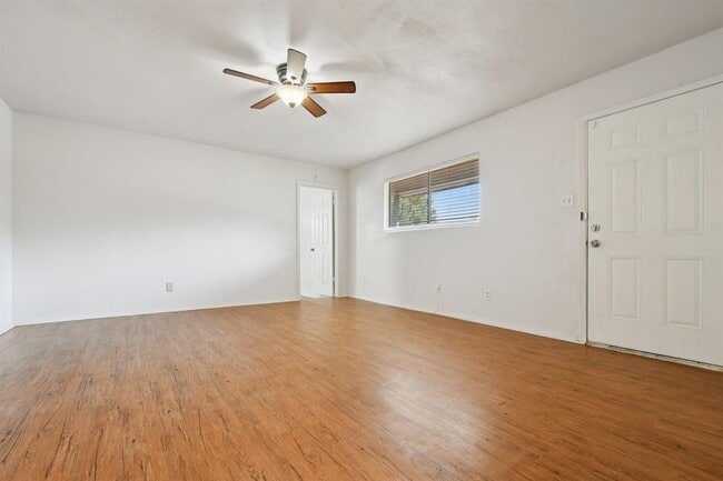 Building Photo - 2214 Winchester Dr