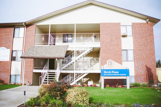 Building Photo - Birch Plaza