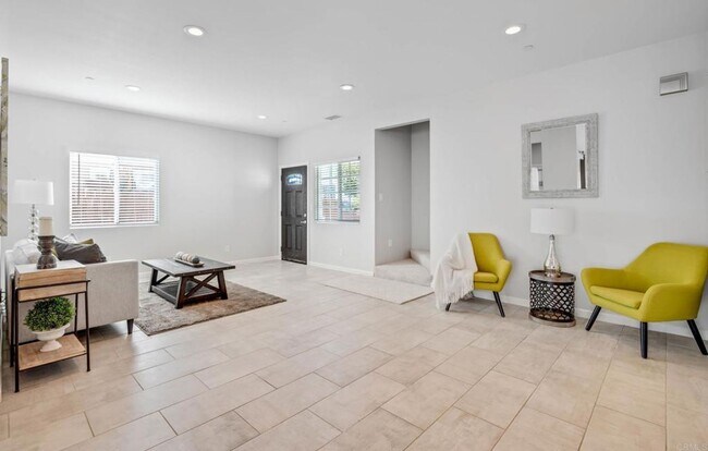 Building Photo - ***Gorgeous 5 bedroom, 3 bath Home in Imperial Beach