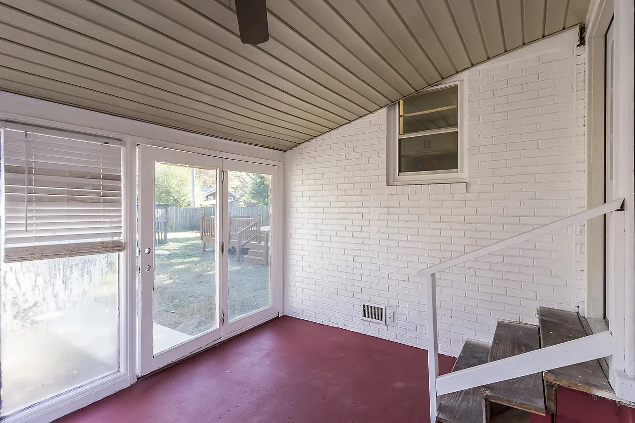 Building Photo - 1518 Dahlia Rd