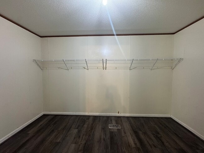 Building Photo - 22 Pine St