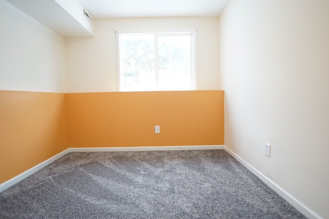 Building Photo - 1240 106th Ln NW
