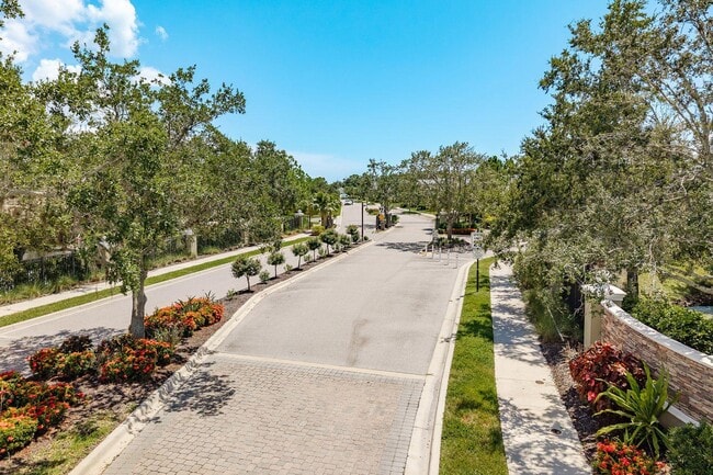 Building Photo - 6405 Autumn Woods Way