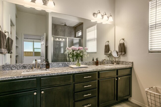 Building Photo - 2039 Lobo Trot Ct SE