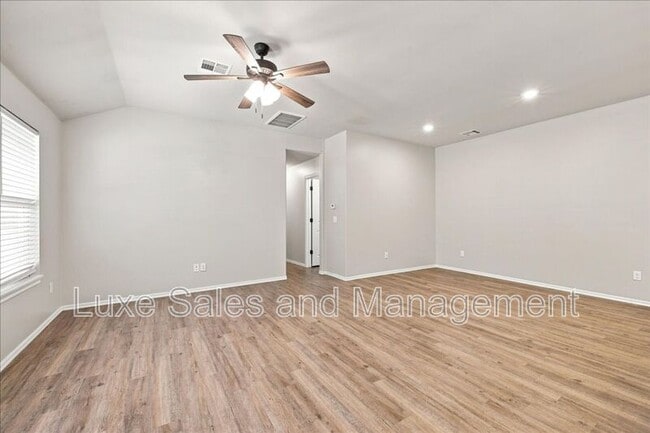 Building Photo - 404 Chalk Hill Ct