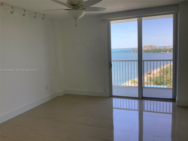 Building Photo - 150 SE 25th Rd