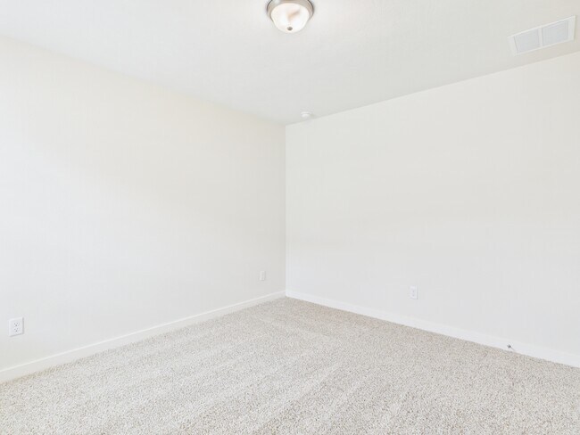 Building Photo - 1906 Viva Rd