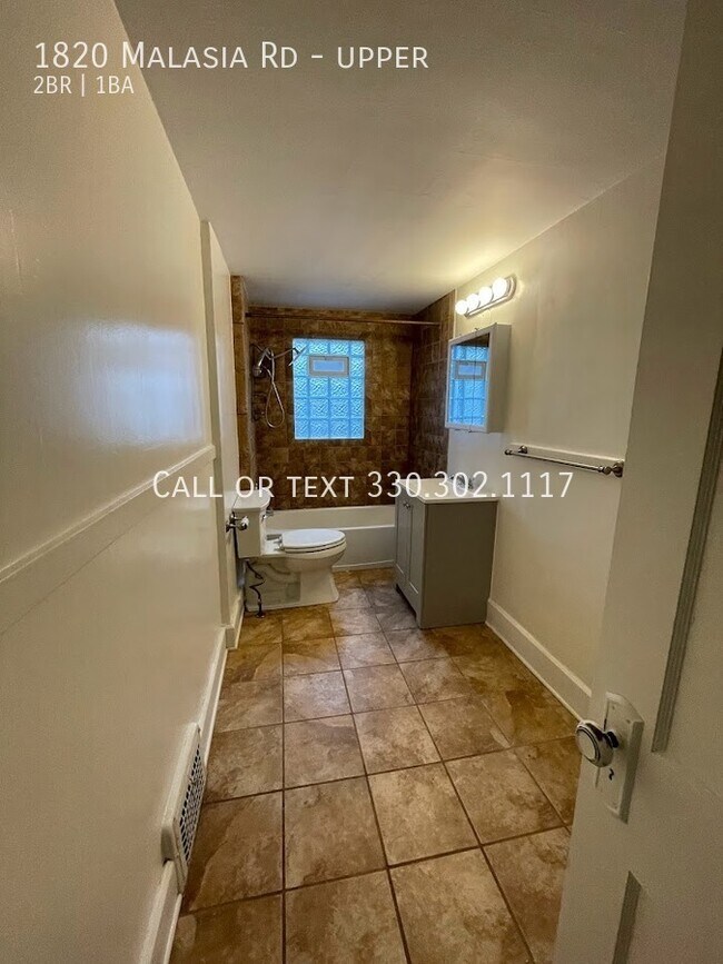 Building Photo - Two bedroom one bathroom upper level apart...