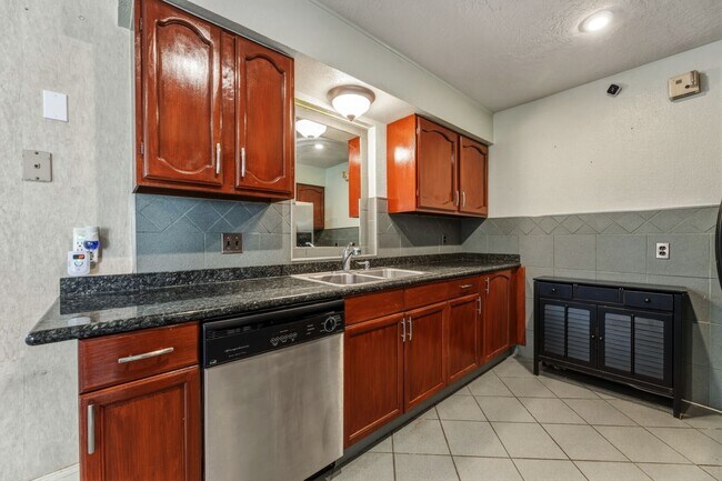 Building Photo - 5211 Court Rd