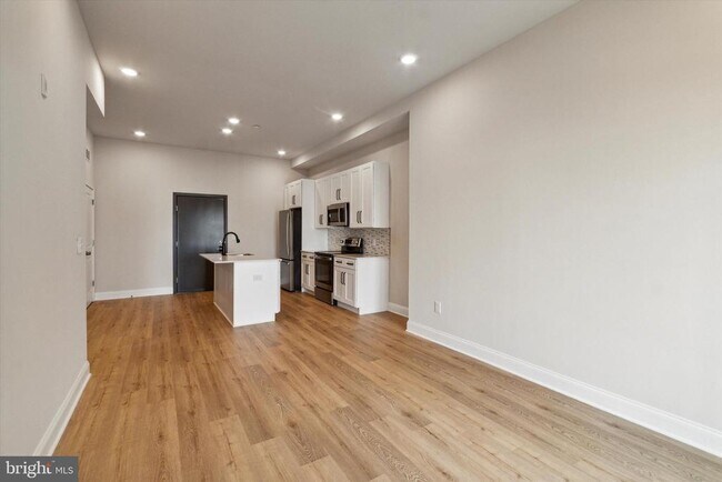 Building Photo - 2157 E Lehigh Ave