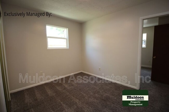 Building Photo - 307 Tyler St