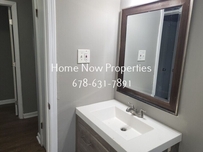 Building Photo - Pearl St 2730