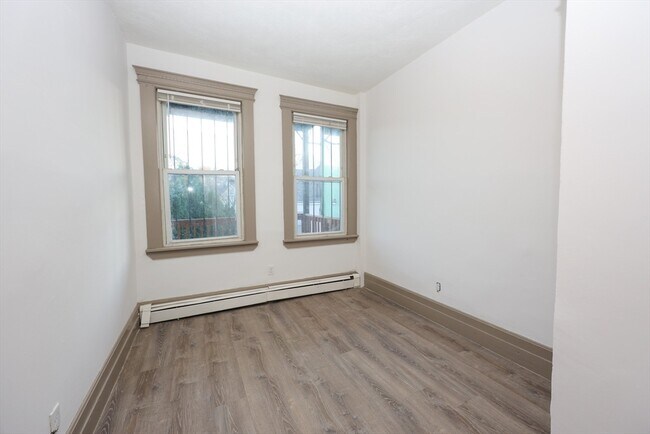 Building Photo - 6 Waumbeck St