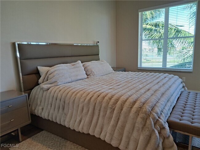 Building Photo - 11100 Harbour Yacht Ct