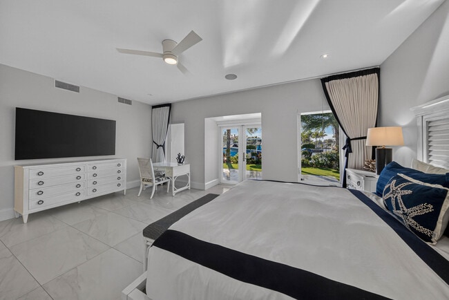 Building Photo - 3109 NE 42nd Ct