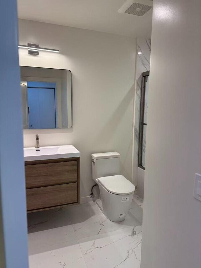 Building Photo - 928 Wright Ave