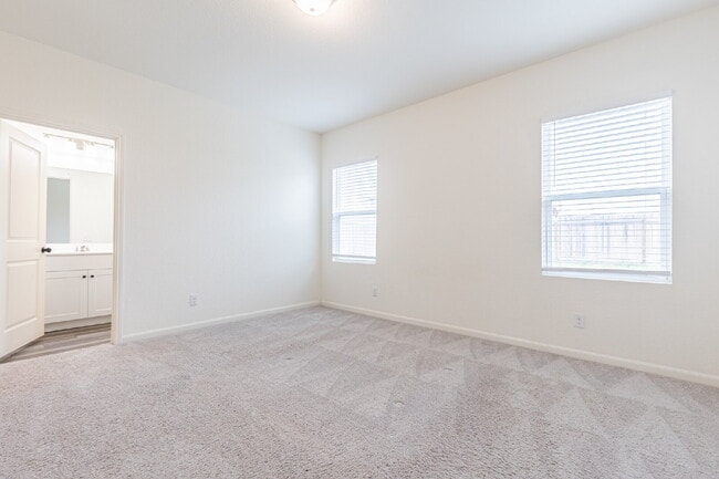 Building Photo - 5631 Pearl Mdw