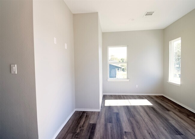Building Photo - 4817 Wylie St