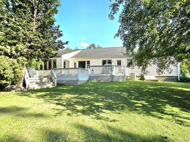 Building Photo - 16 Brightview Dr